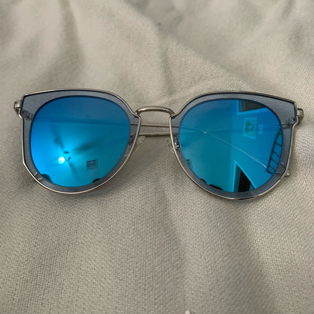 NWT SOJOS Vision Blue Polarized Sunglasses